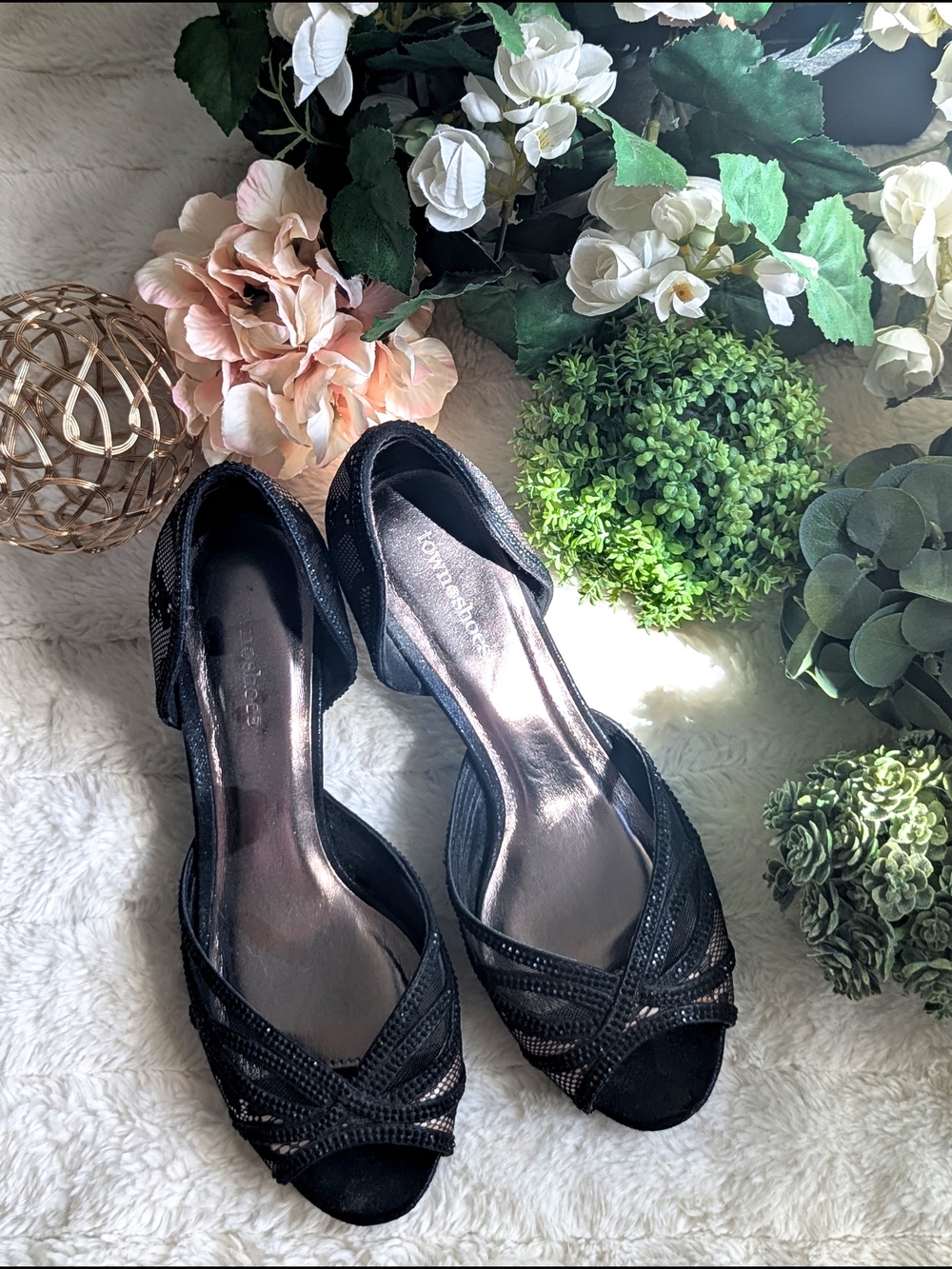 Black lace peep-toe kitten heels